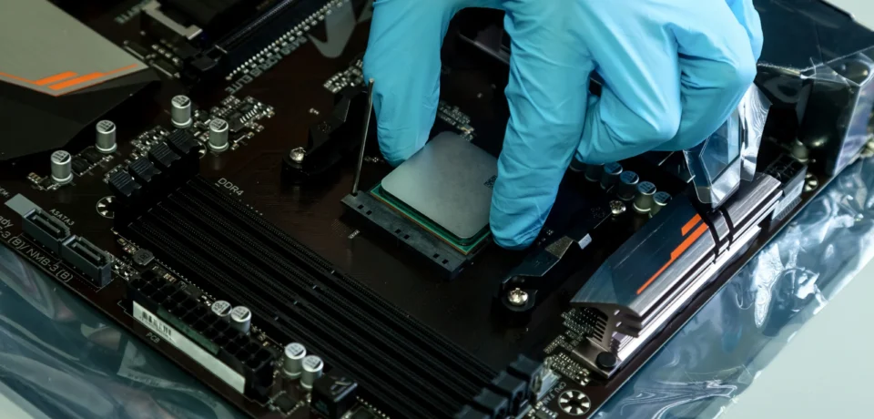 assembly-configuration-and-repair-of-personal-com-2025-03-19-20-01-24-utc